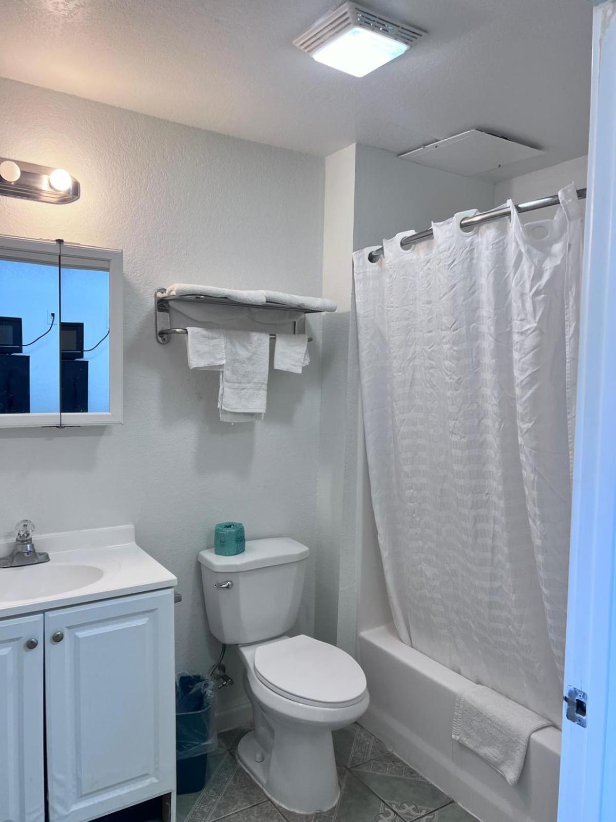 Oyo Garden Inn And Suites Pearsall I-35 East 외부 사진
