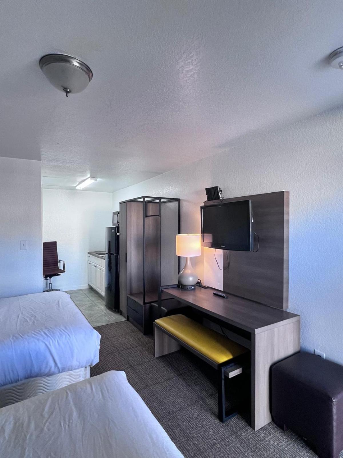 Oyo Garden Inn And Suites Pearsall I-35 East 외부 사진