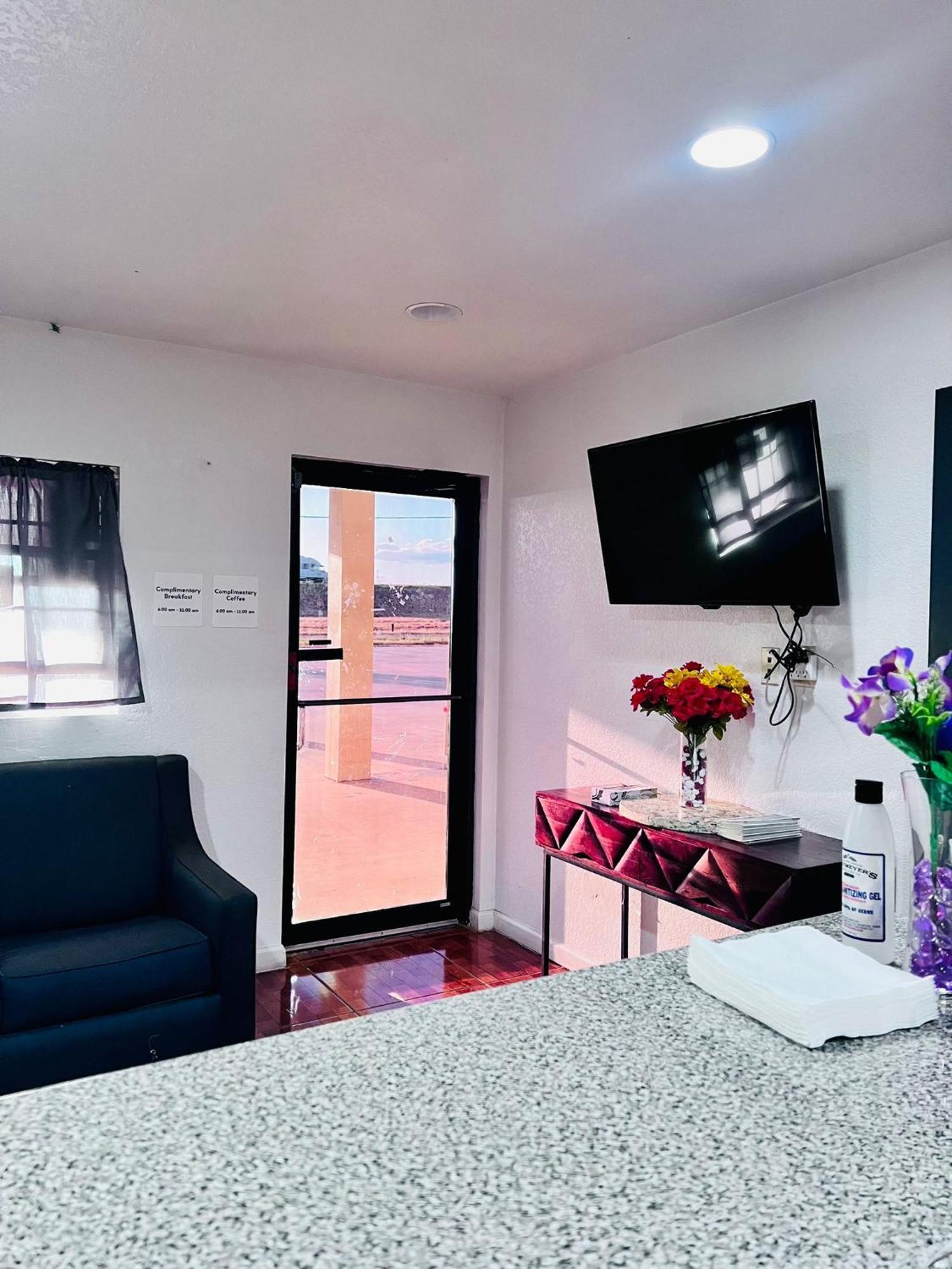 Oyo Garden Inn And Suites Pearsall I-35 East 외부 사진